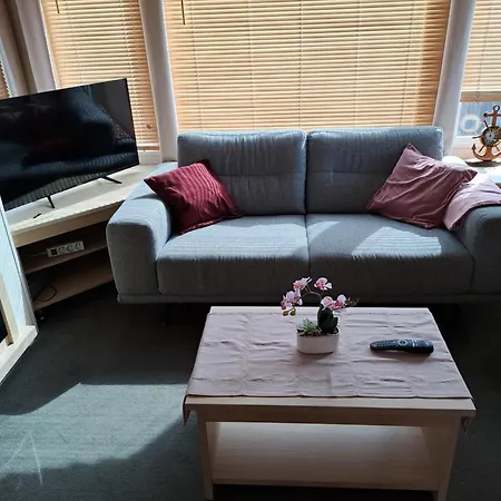 Cozy Corner House, New Vennepark Camping De Haan